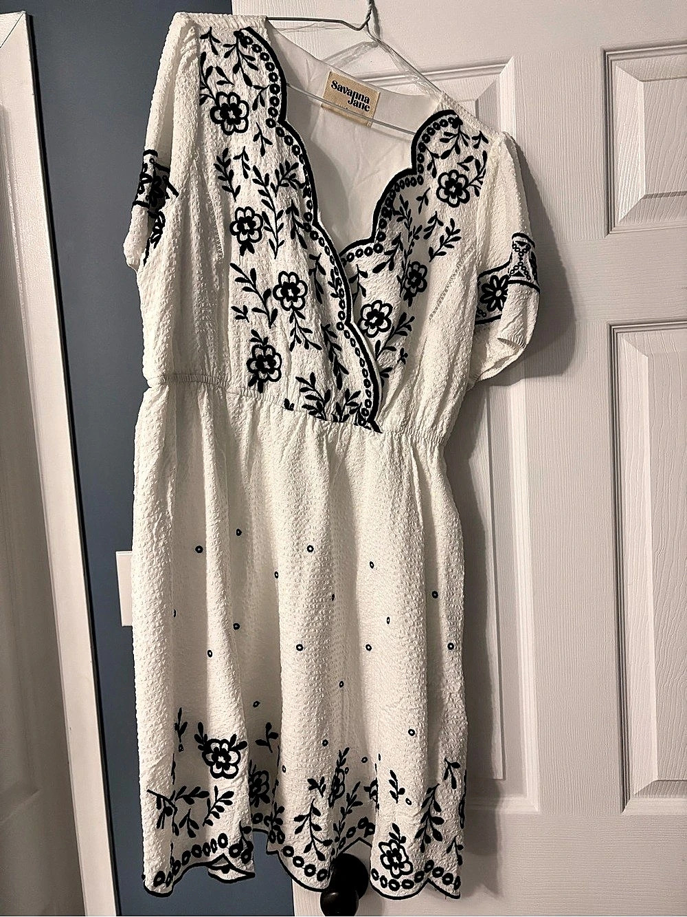Savanna Jane  Floral Embroidered Mini Dress in White & Black Like New